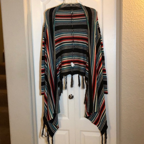 unknown Sweaters - Long Sleeve Fringe Sweater